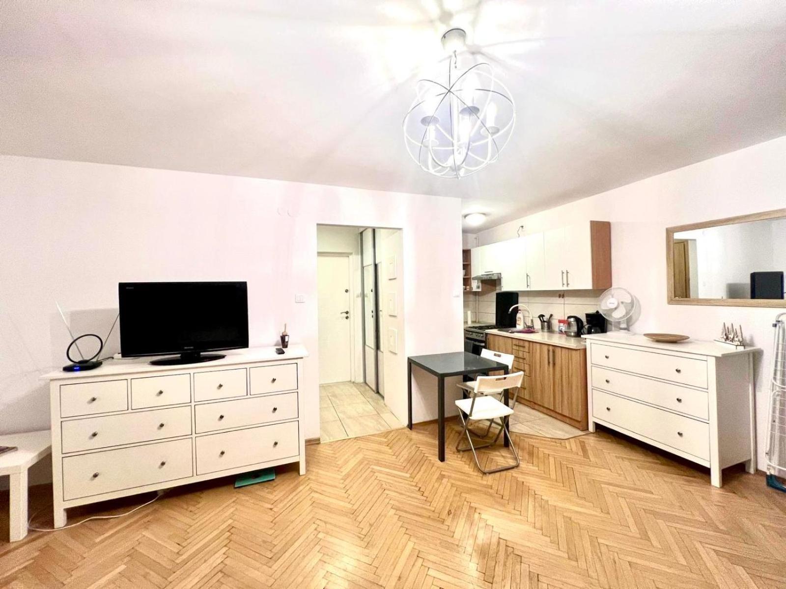 Entire Studio In Centrum Apartment Warsaw Exterior photo